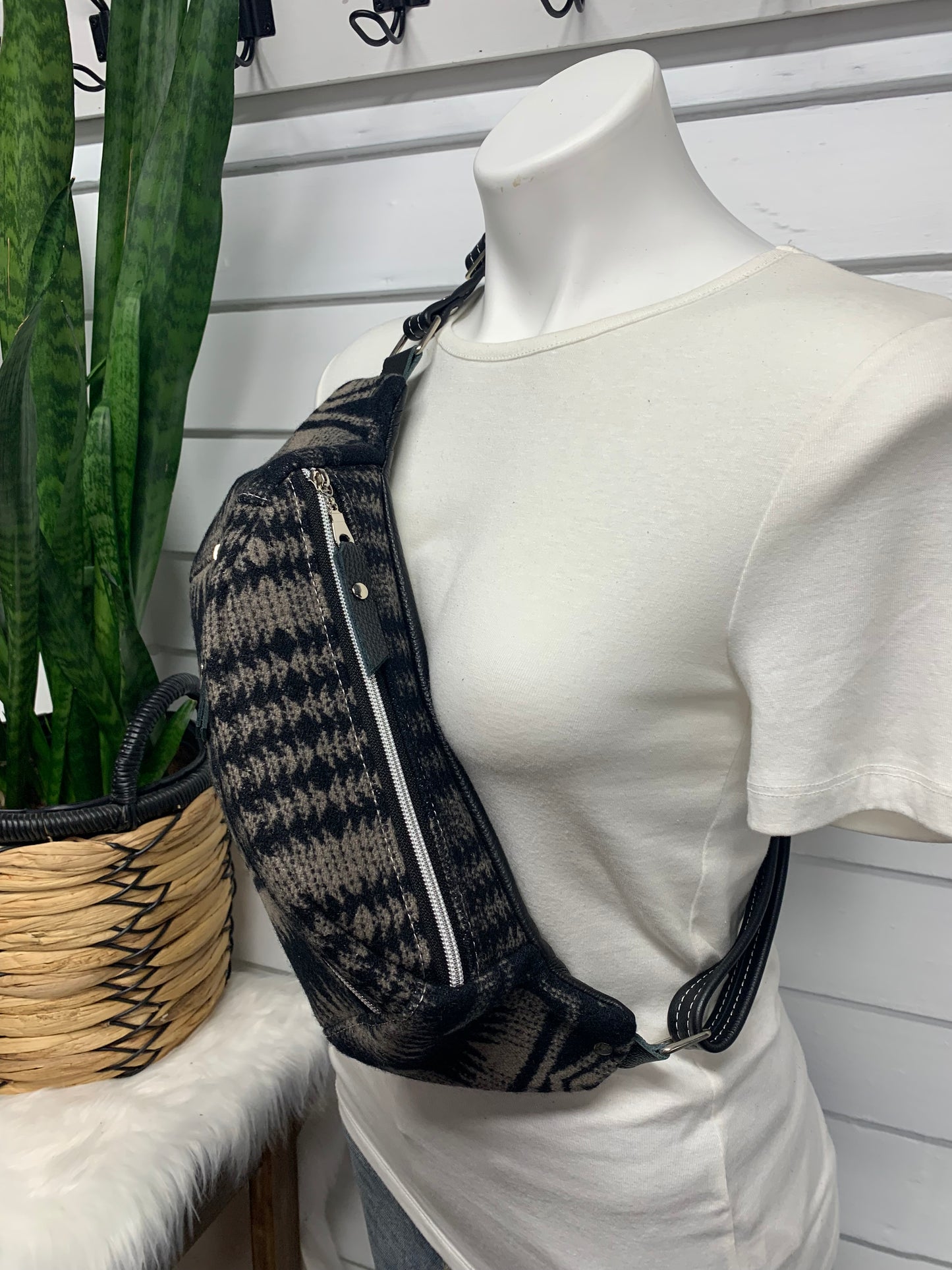 Jade Sling bag Harding Black wool and black leather crossbody bag
