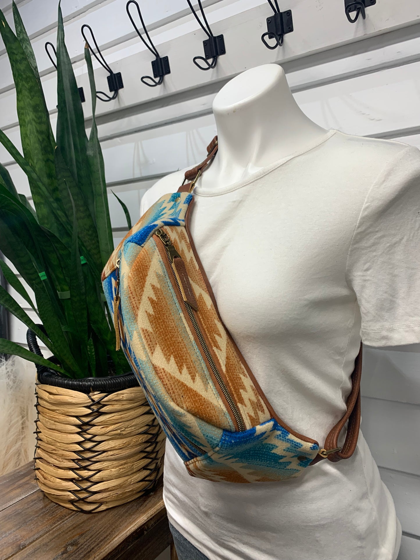 Jade Sling bag Pagosa Springs wool and spice leather crossbody