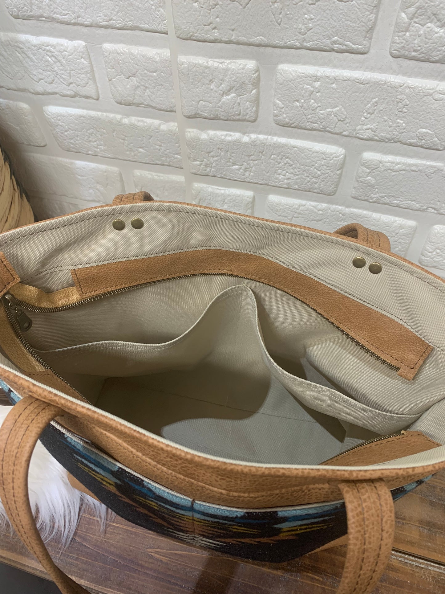 Topaz tote Wool and leather, Rancho Arroyo black, caramel leather