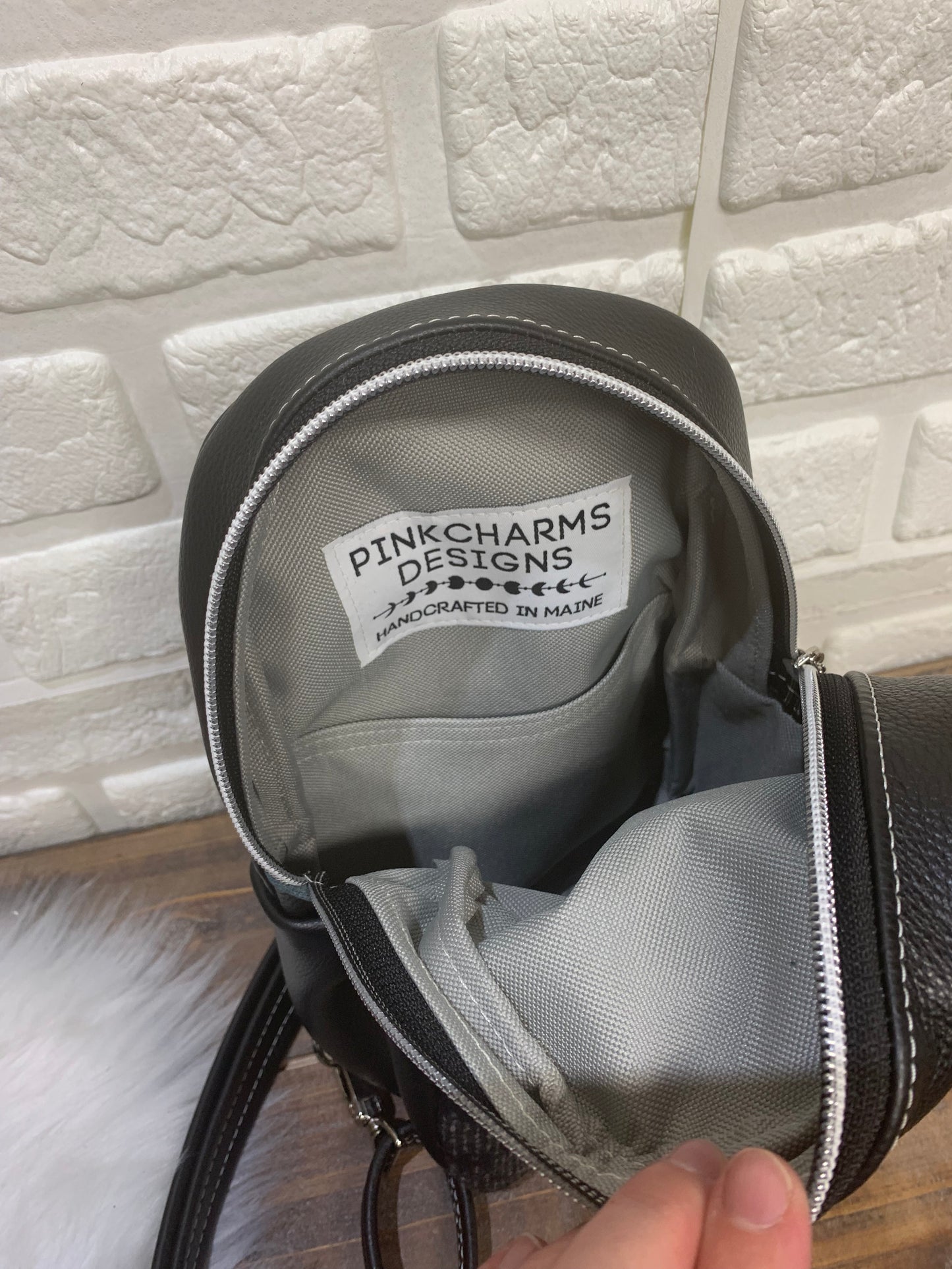 Citrine Sling backpack Harding black wool and Black leather
