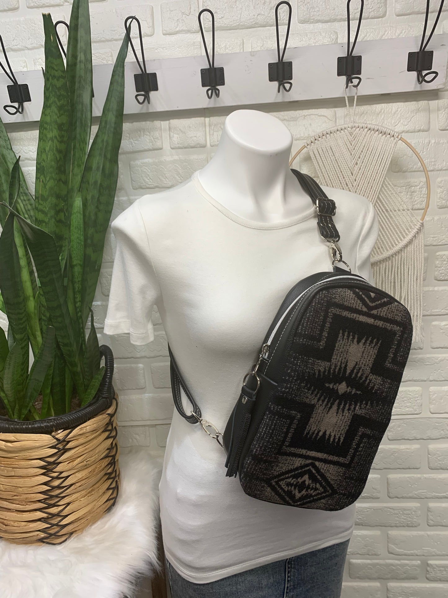 Citrine Sling backpack Harding black wool and Black leather