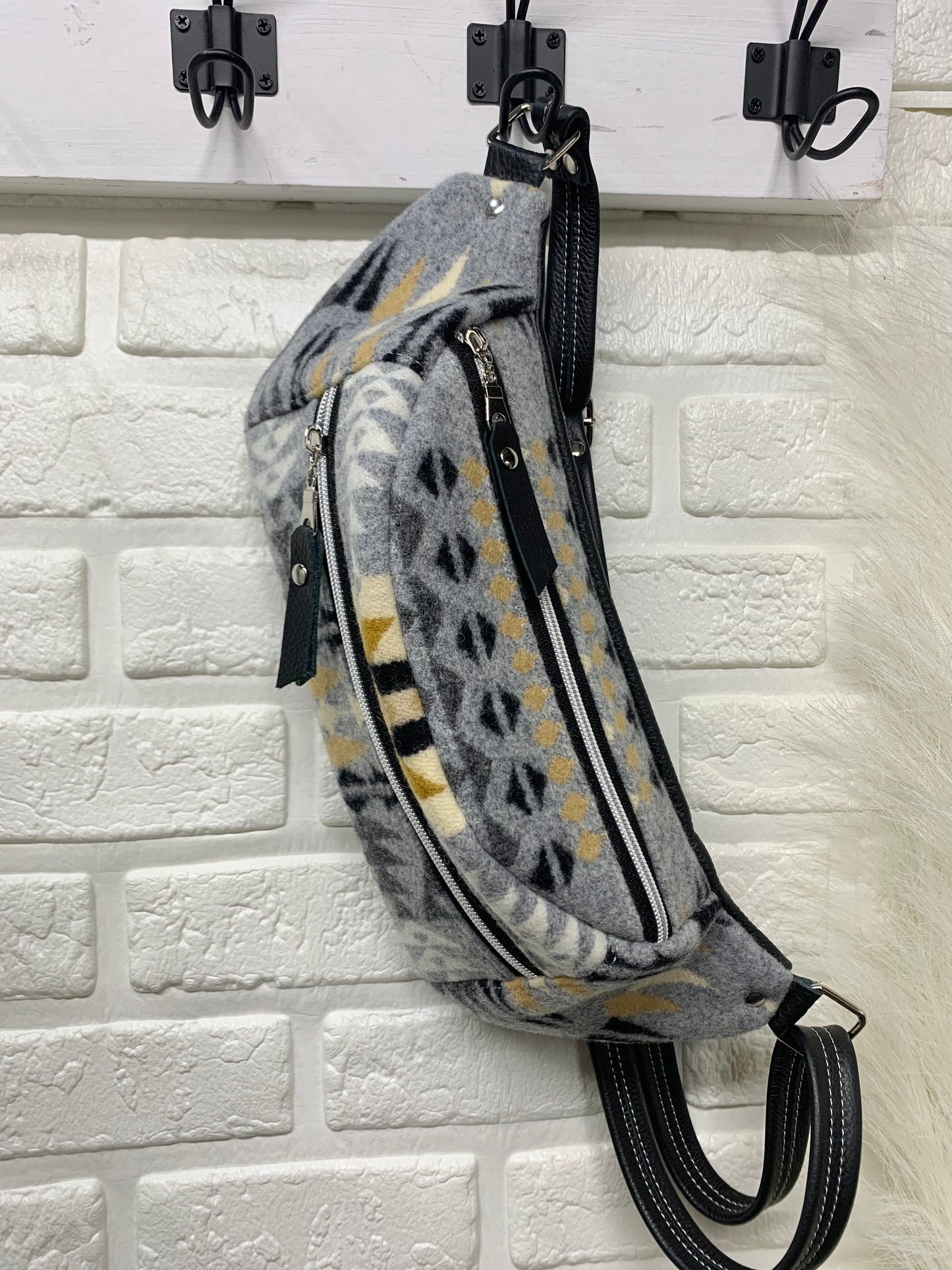 Jade Sling bag Rancho Arroyo silver wool and black leather crossbody