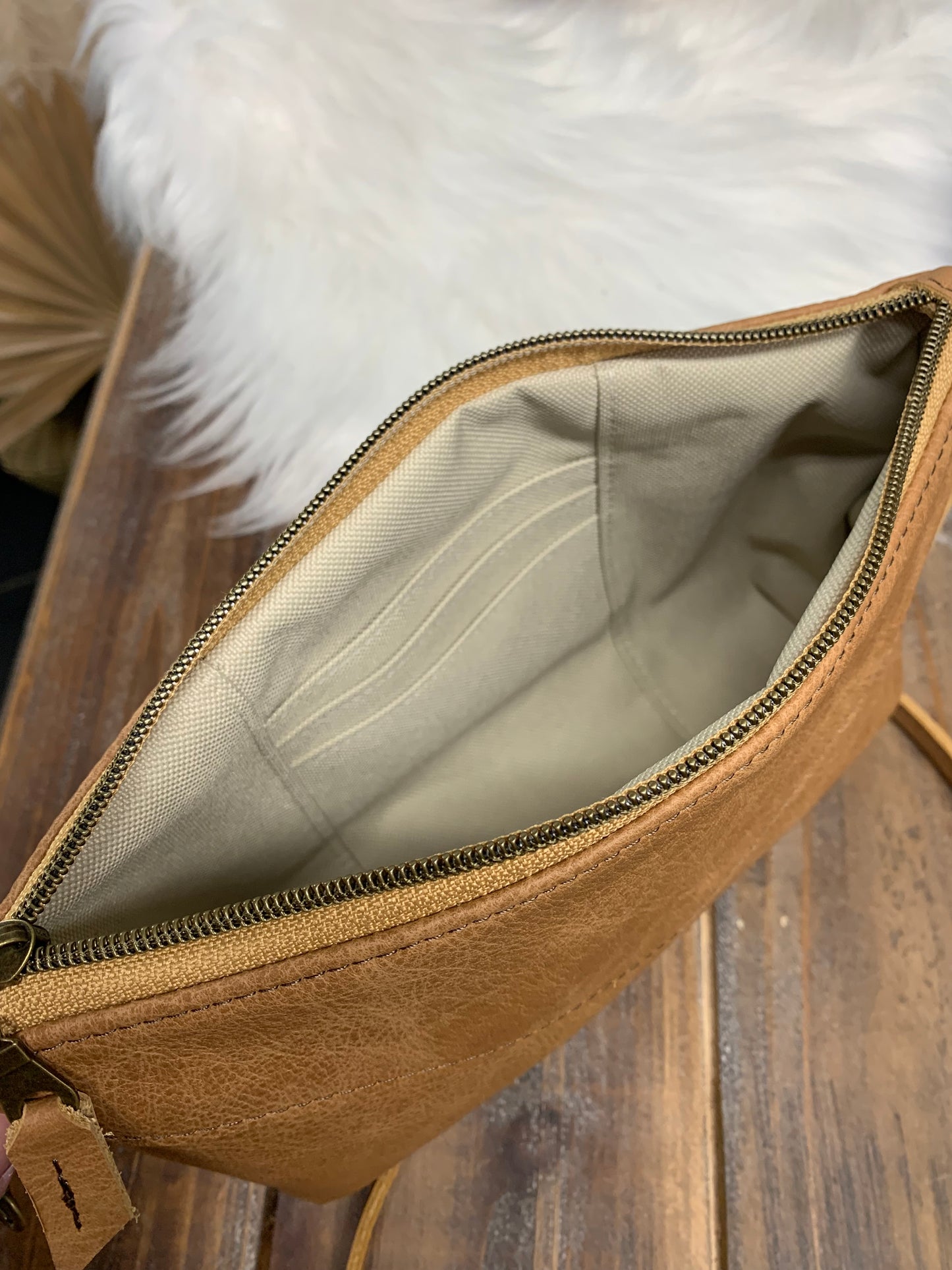 Ruby crossbody bag Caramel brown Italian leather