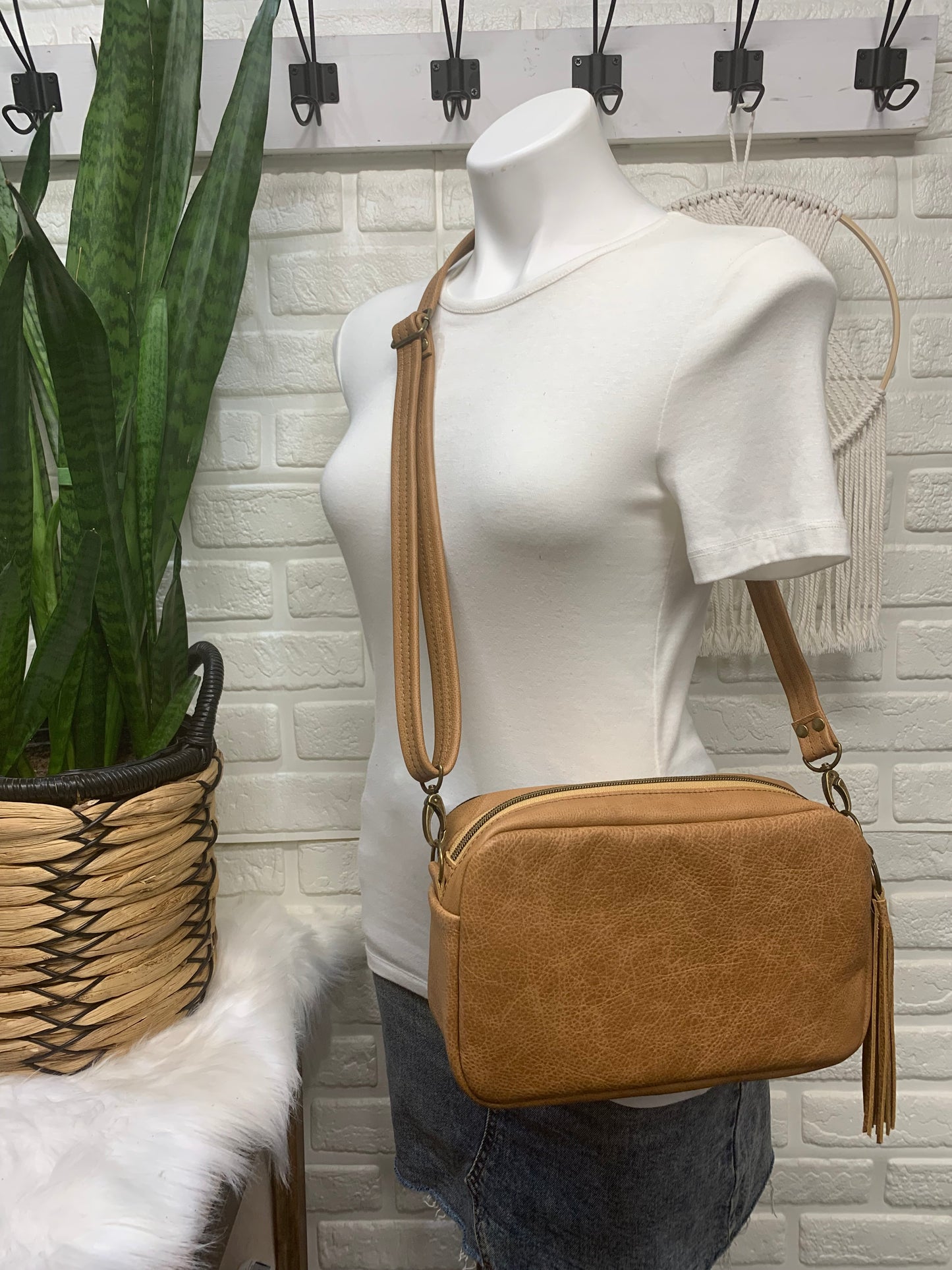 Emerald crossbody bag, Rancho Arroyo black wool, caramel leather