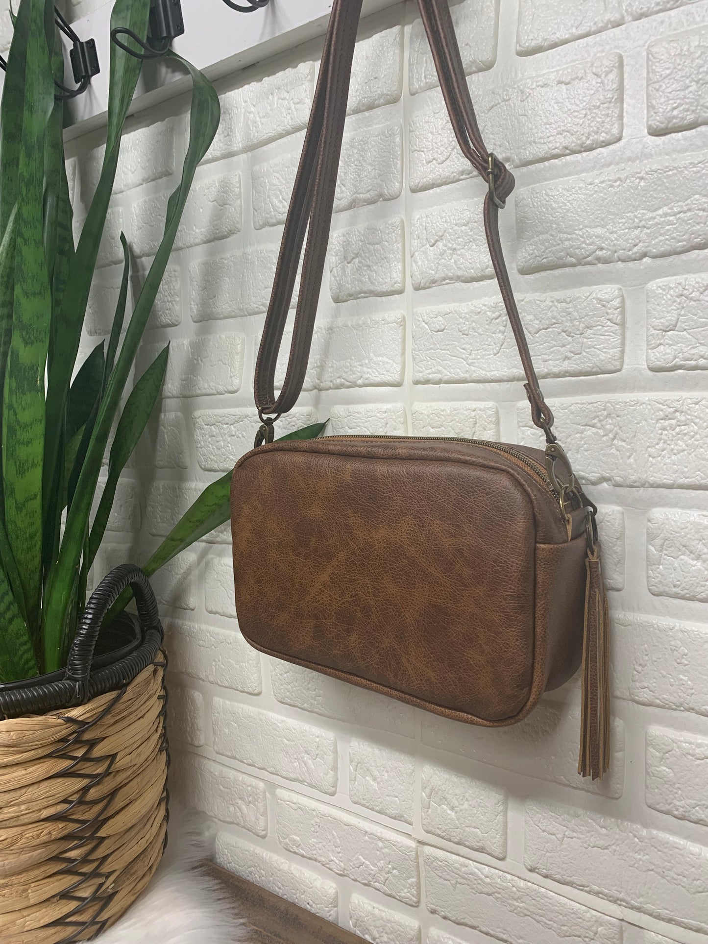 Emerald crossbody bag, Rancho Arroyo silver wool, saddle brown leather, Camera bag