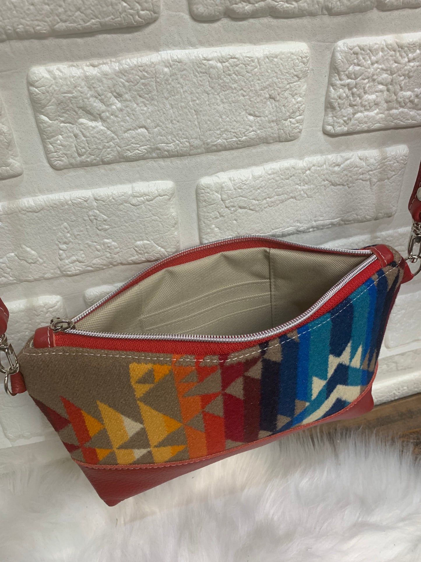 Ruby crossbody bag wool and leather, red pebble grain leather bottom