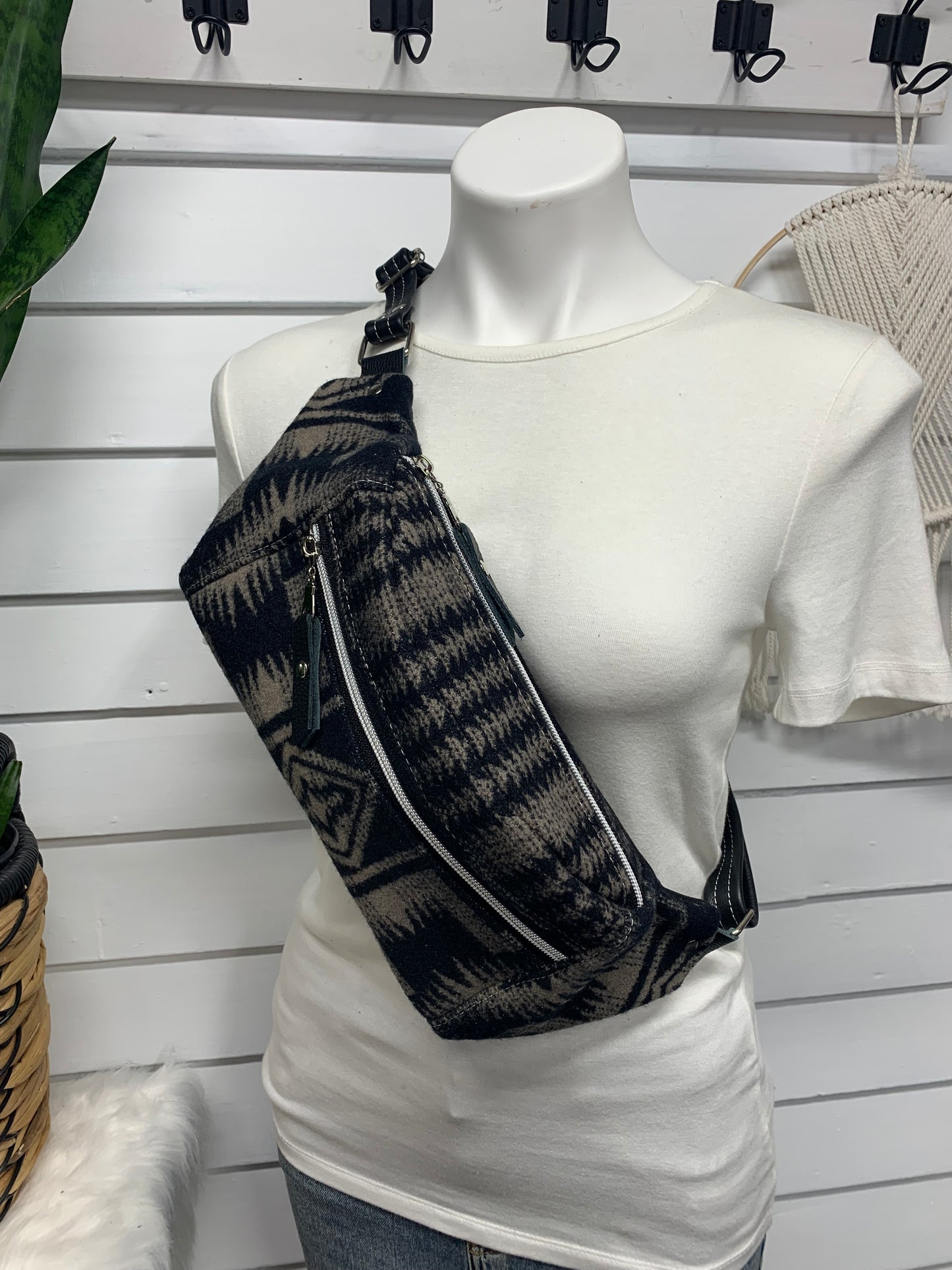 Jade Sling bag Harding Black wool and black leather crossbody bag