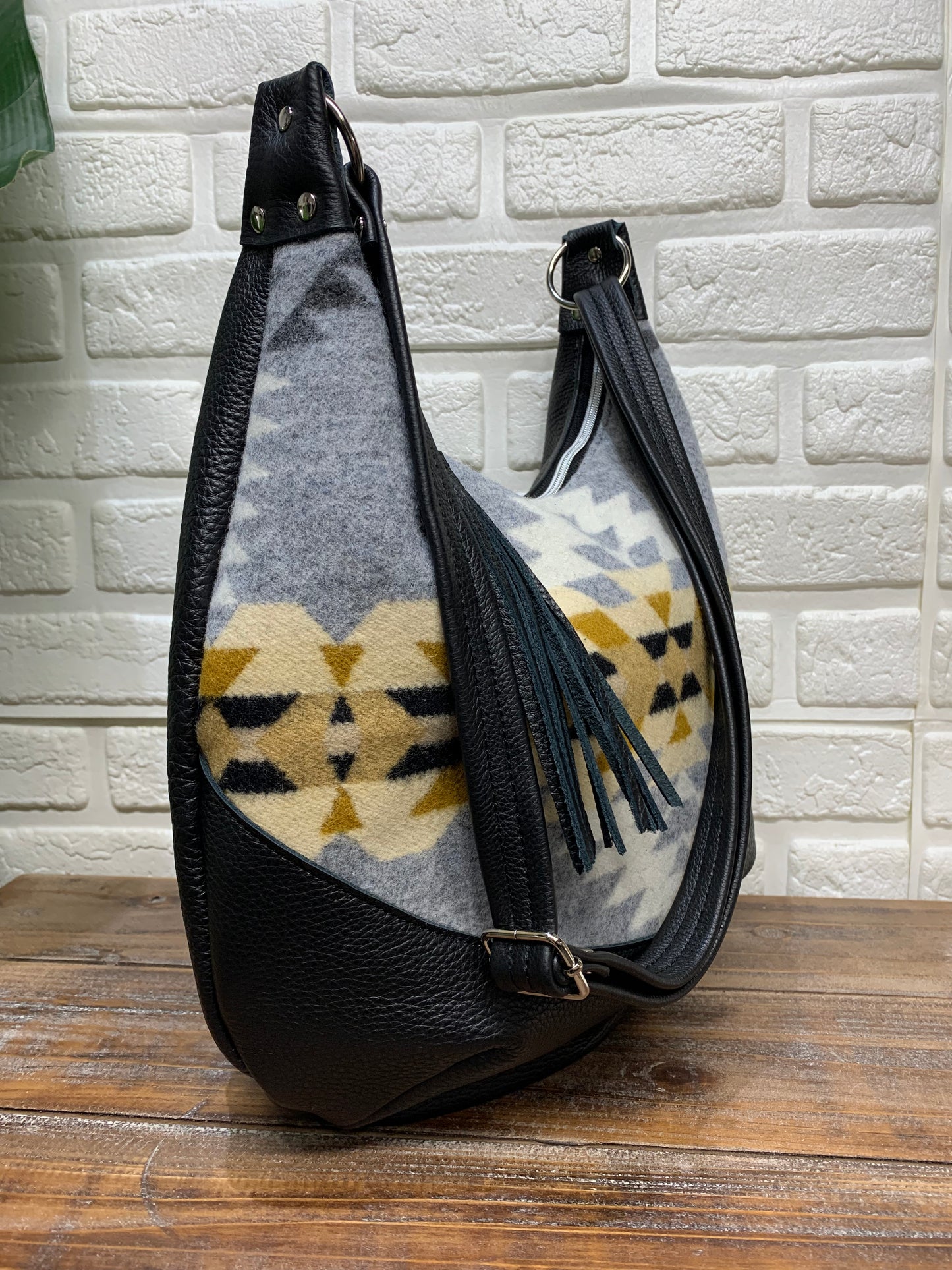 Wool and black leather hobo crossbody bag, Rancho Arroyo wool