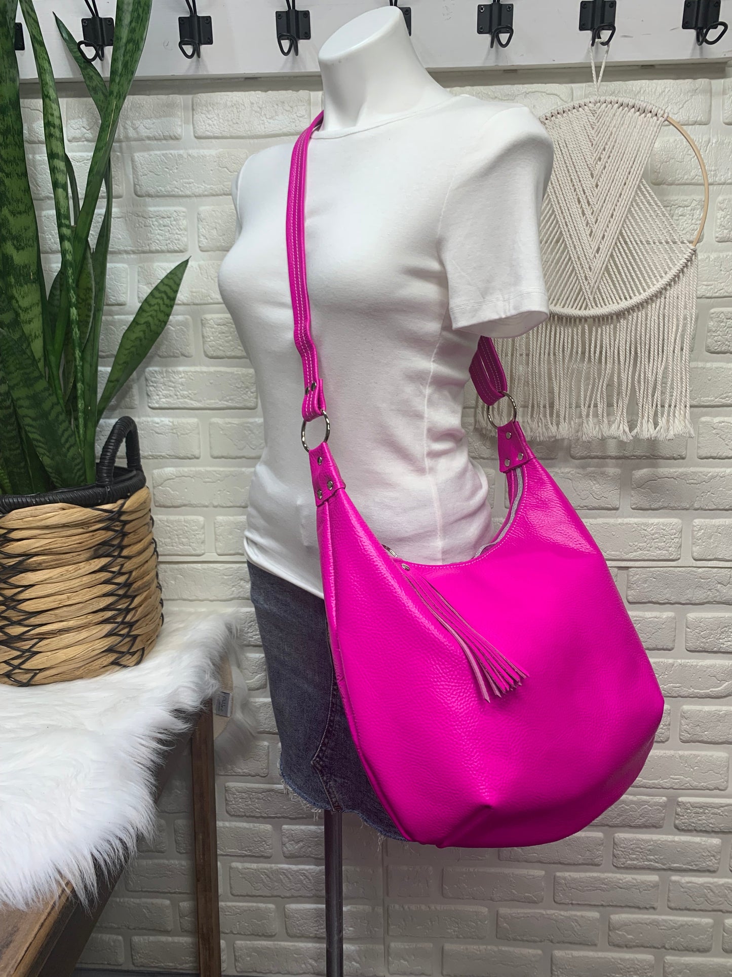 Reserved Cindy: XL Onyx hobo bag, Dream Pink italian pebble grain, crossbody