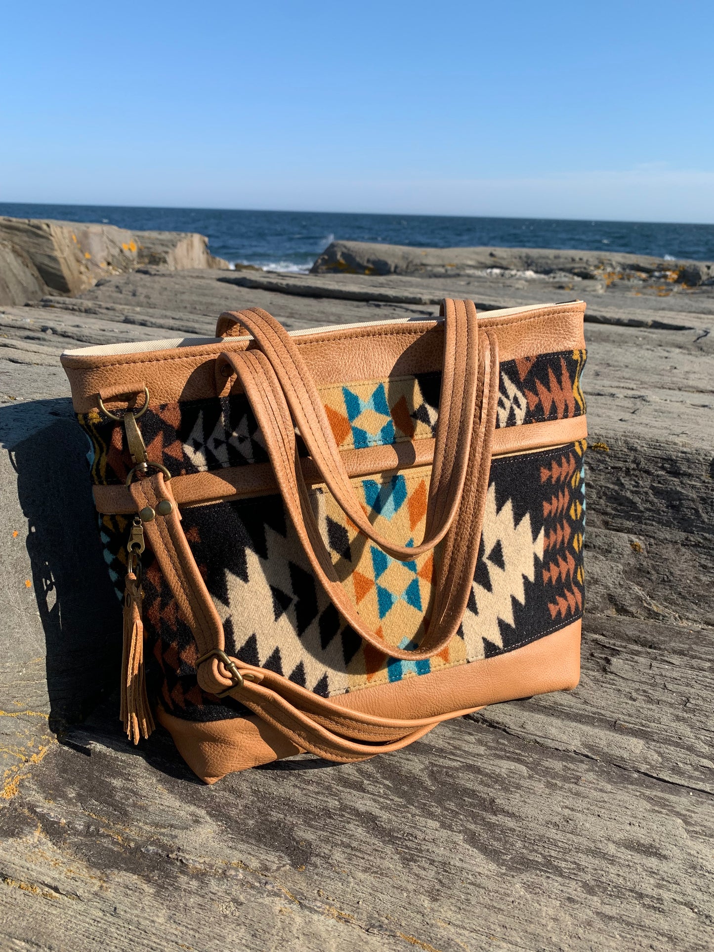Topaz tote Wool and leather, Rancho Arroyo black, caramel leather