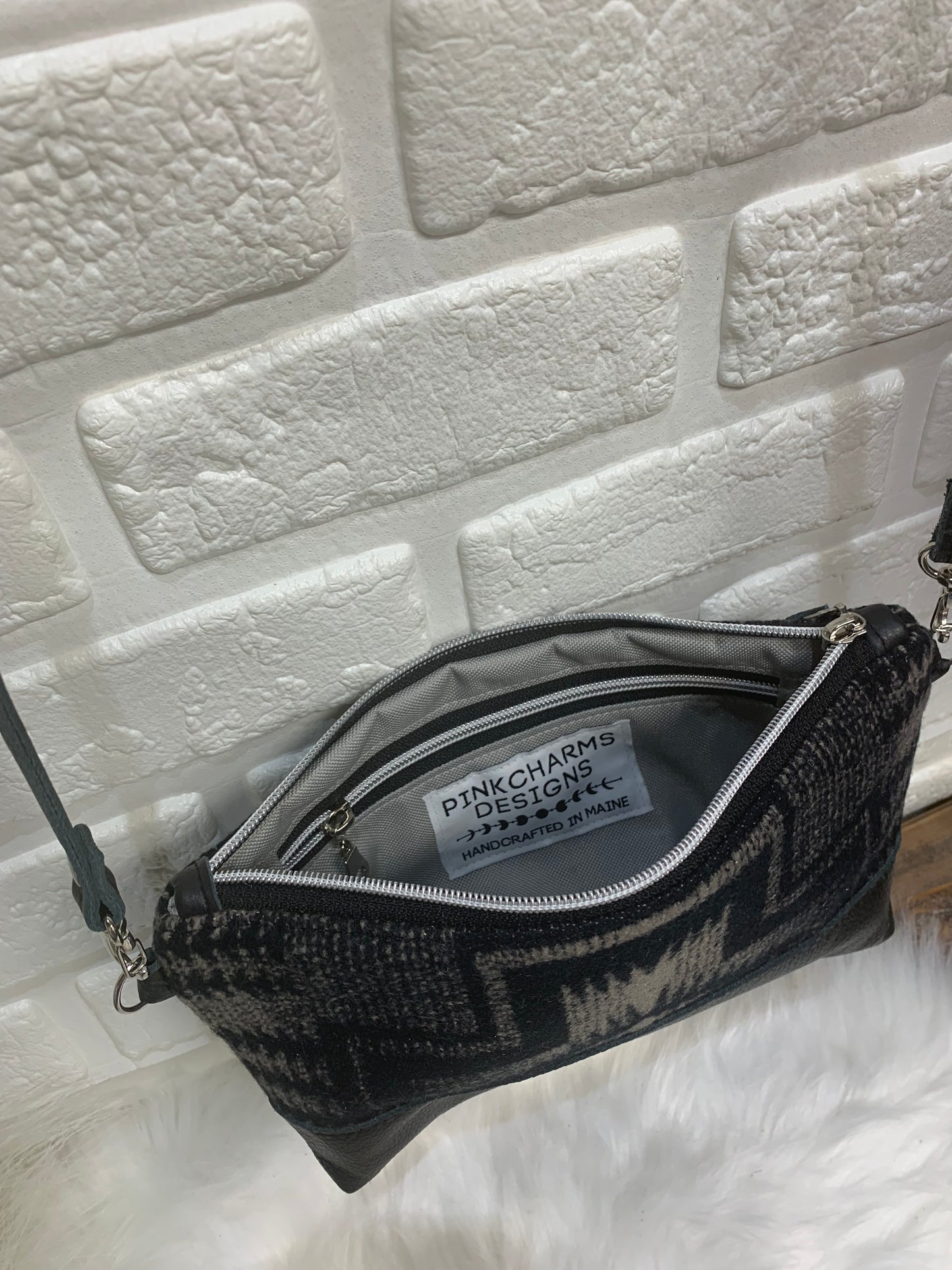 Ruby crossbody bag wool and leather, black leather