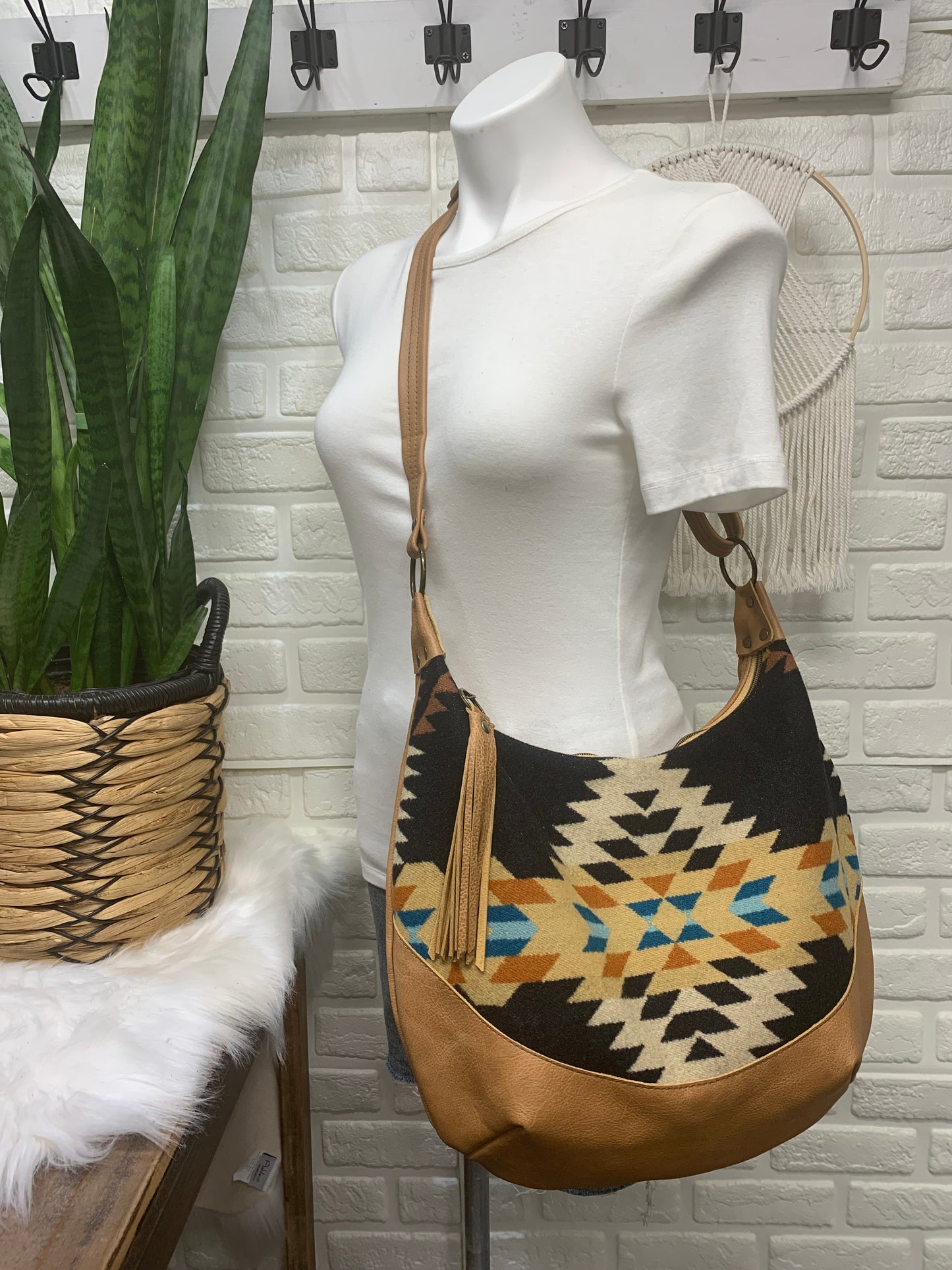 Wool and caramel leather hobo crossbody bag, Rancho Arroyo black wool