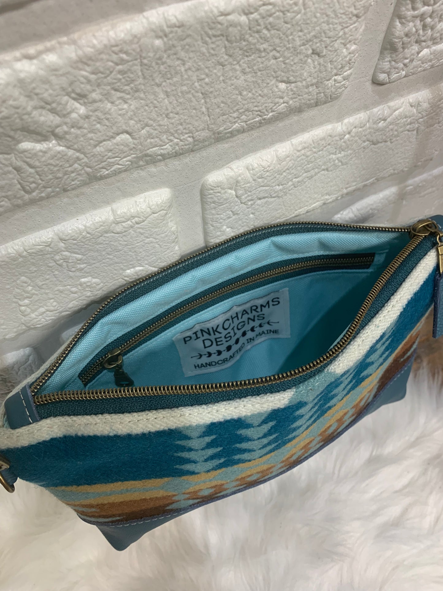 Ruby crossbody bag wool and leather, teal pebble grain leather bottom