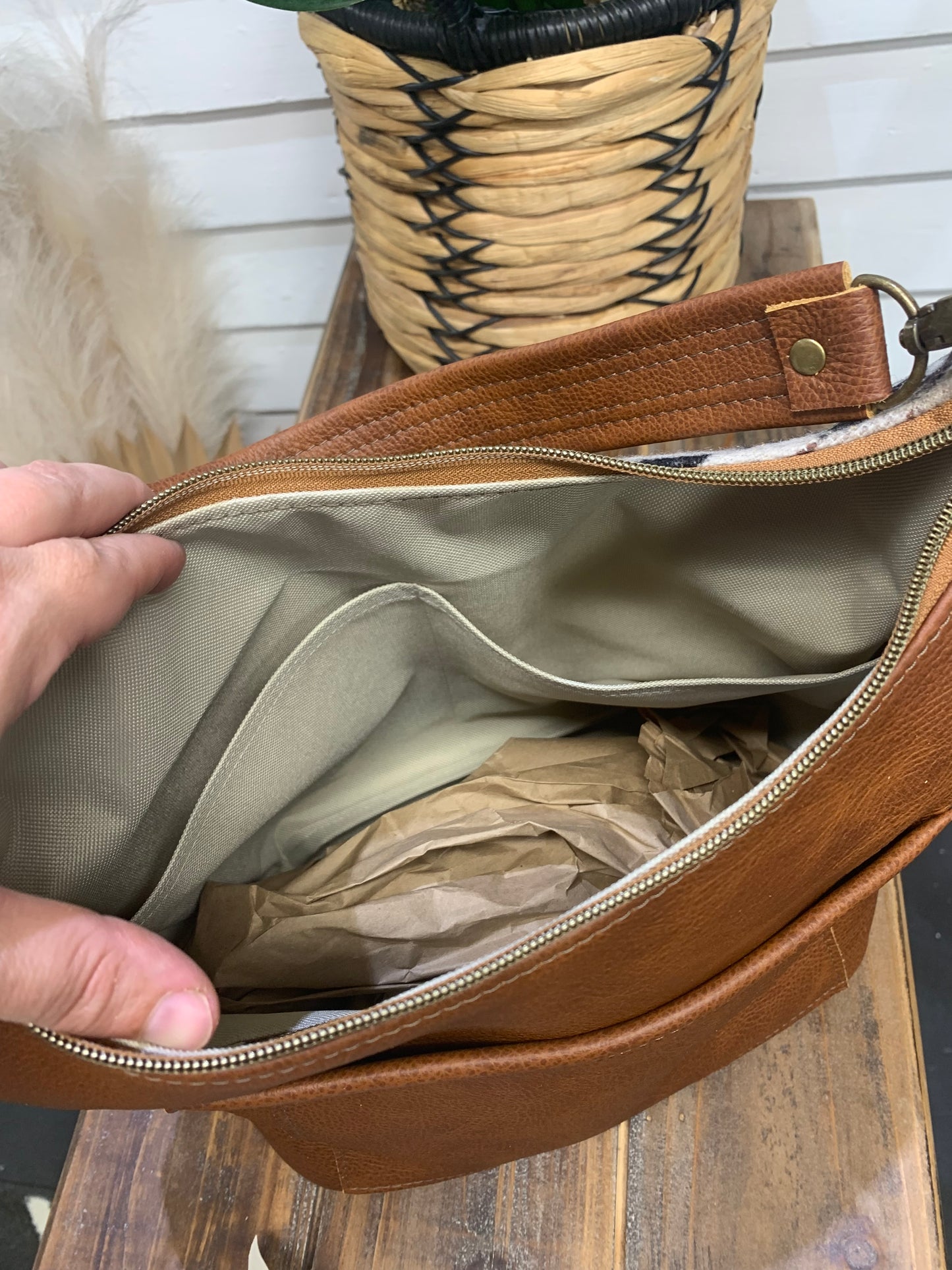 Jasper Bucket bag, Mesilla wool, spice brown leather