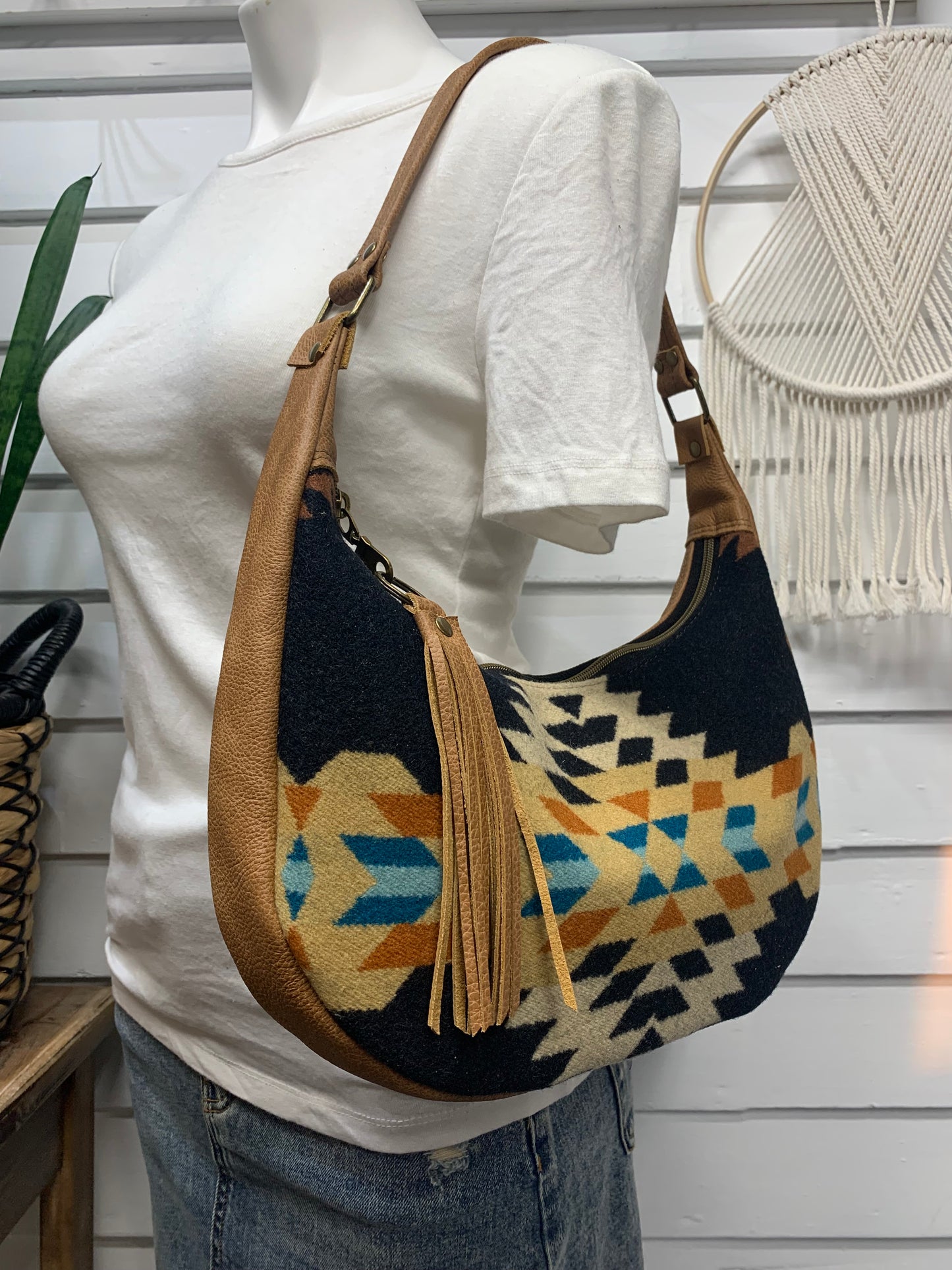Garnet small hobo bag Rancho Arroyo black Wool and caramel leather, shoulder strap