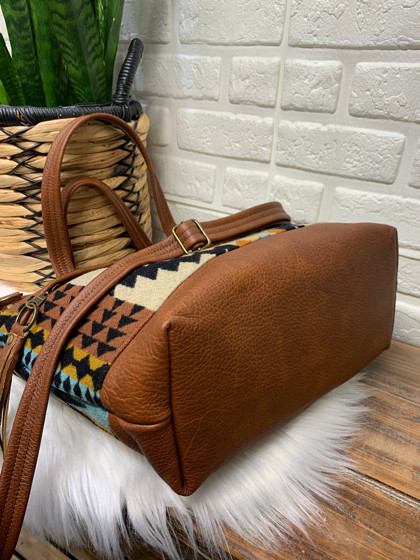Topaz tote Wool and leather, Rancho Arroyo, spice brown genuine leather