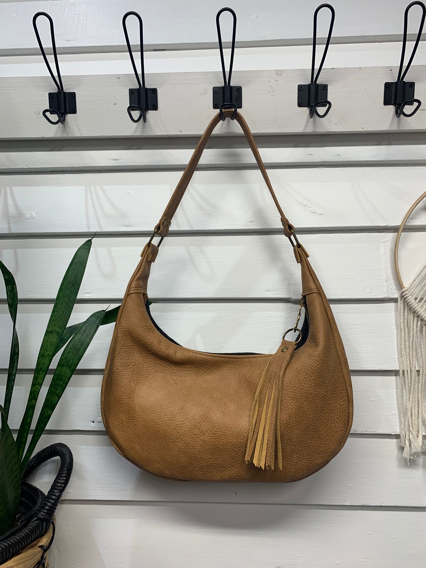 Garnet small hobo bag Rancho Arroyo black Wool and caramel leather, shoulder strap