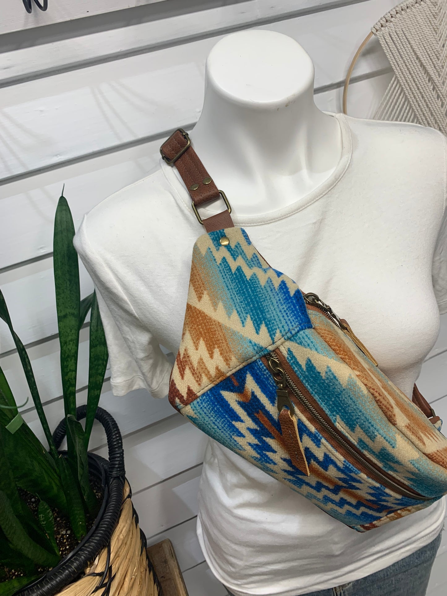 Jade Sling bag Pagosa Springs wool and spice leather crossbody