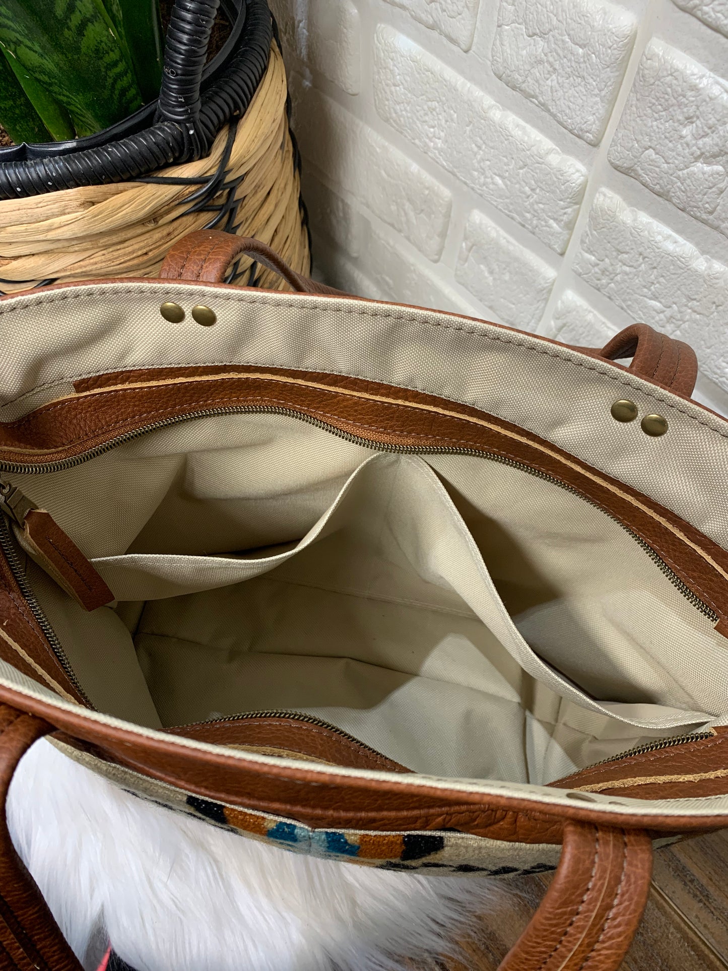 Topaz tote Wool and leather, Rancho Arroyo, spice brown genuine leather