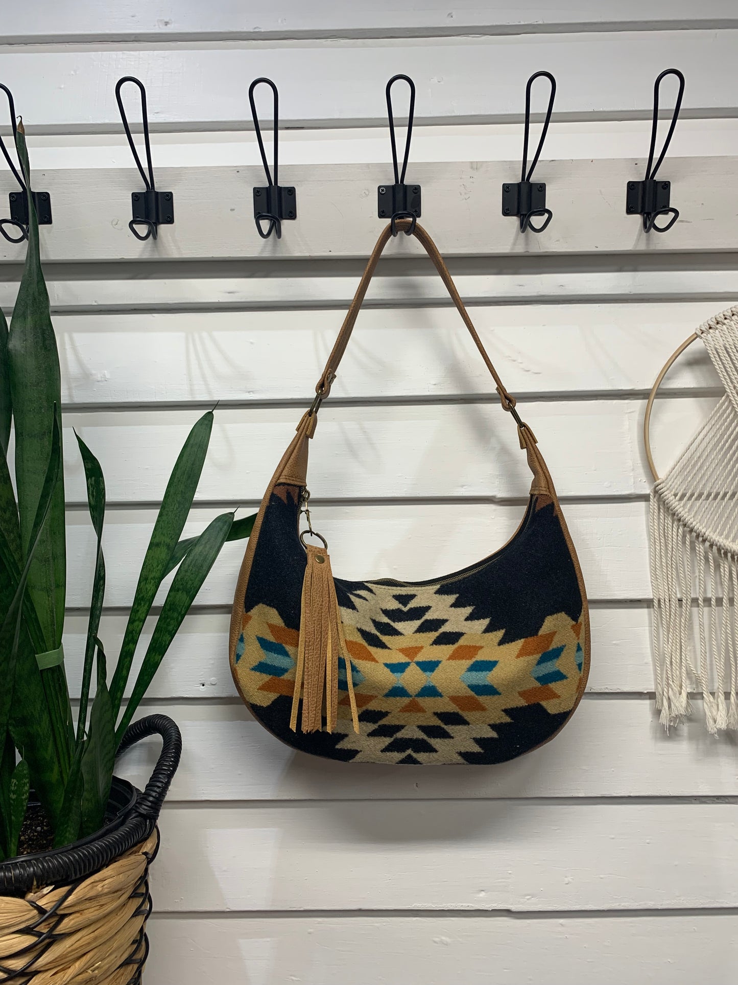 Garnet small hobo bag Rancho Arroyo black Wool and caramel leather, shoulder strap