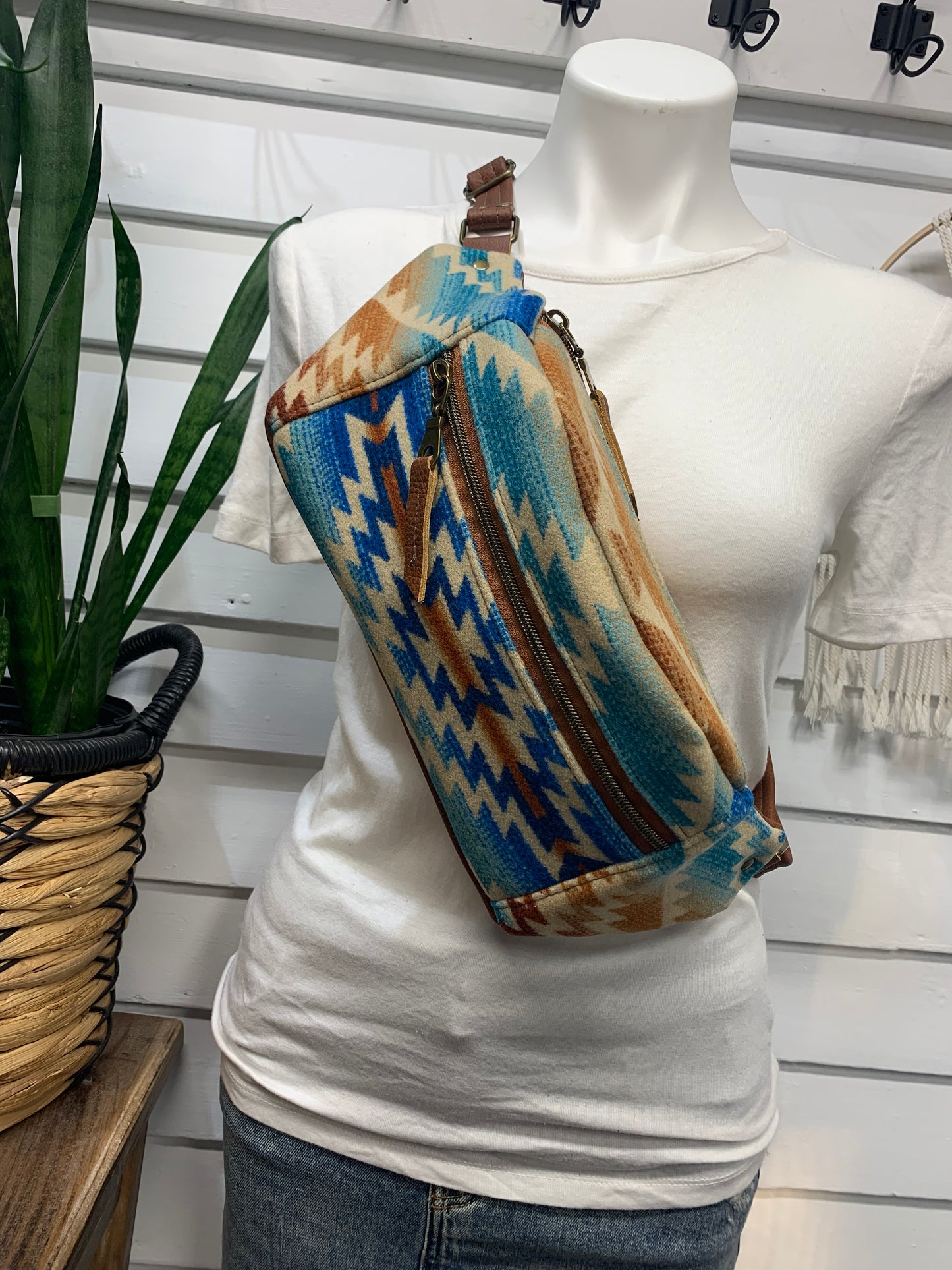 Jade Sling bag Pagosa Springs wool and spice leather crossbody