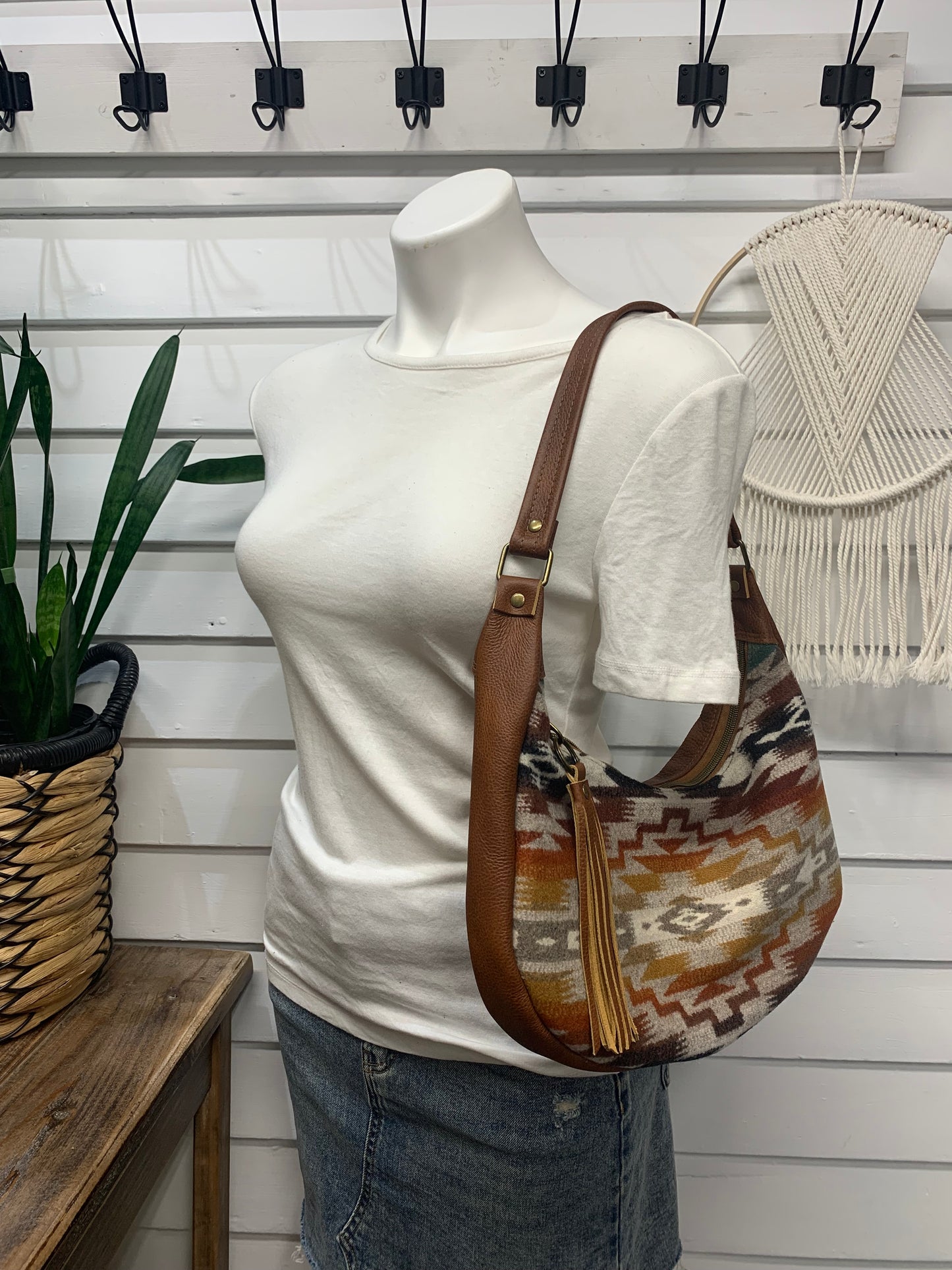 Garnet small hobo bag Mesilla Wool and spice brown leather, shoulder strap