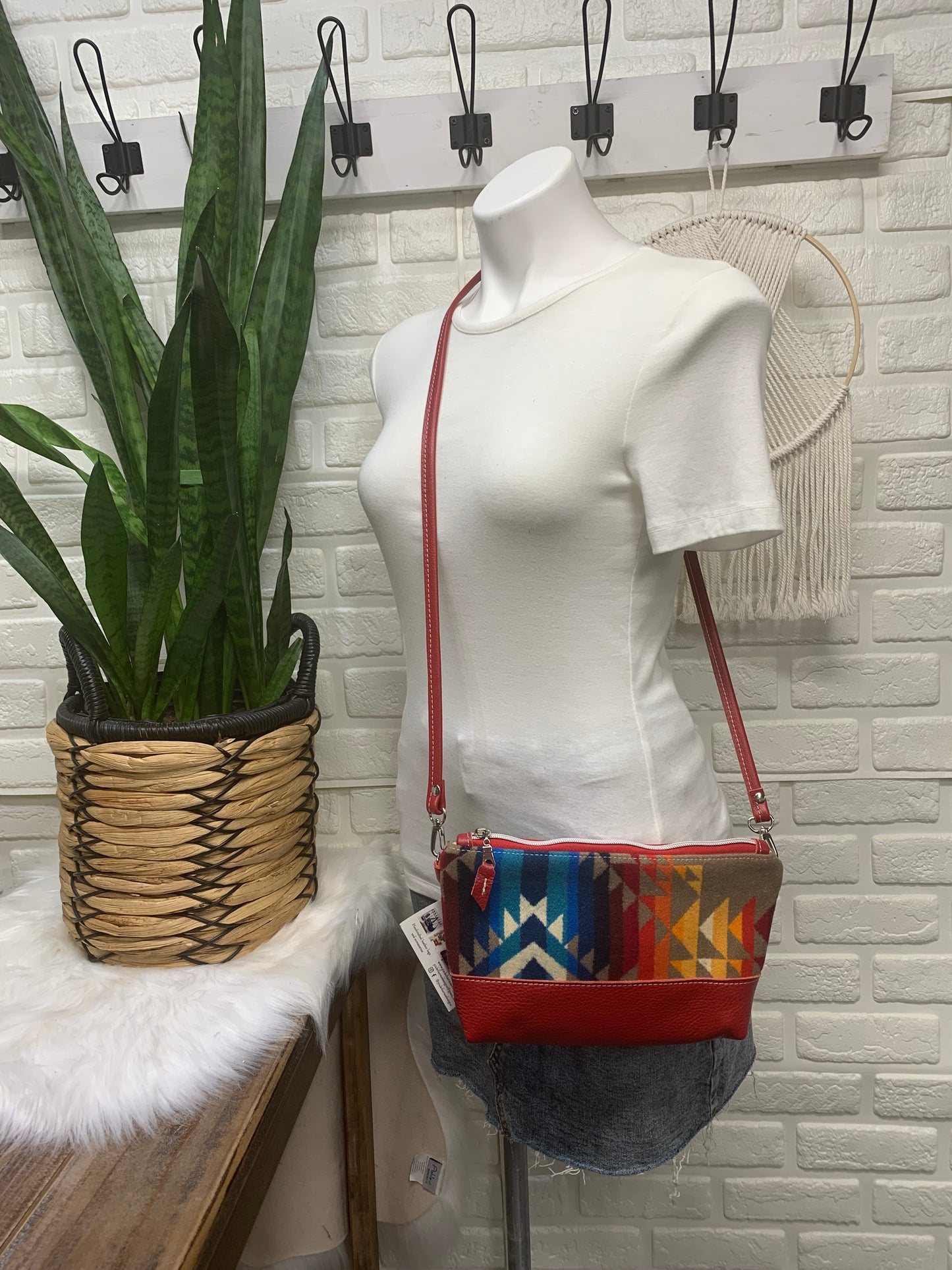 Ruby crossbody bag wool and leather, red pebble grain leather bottom