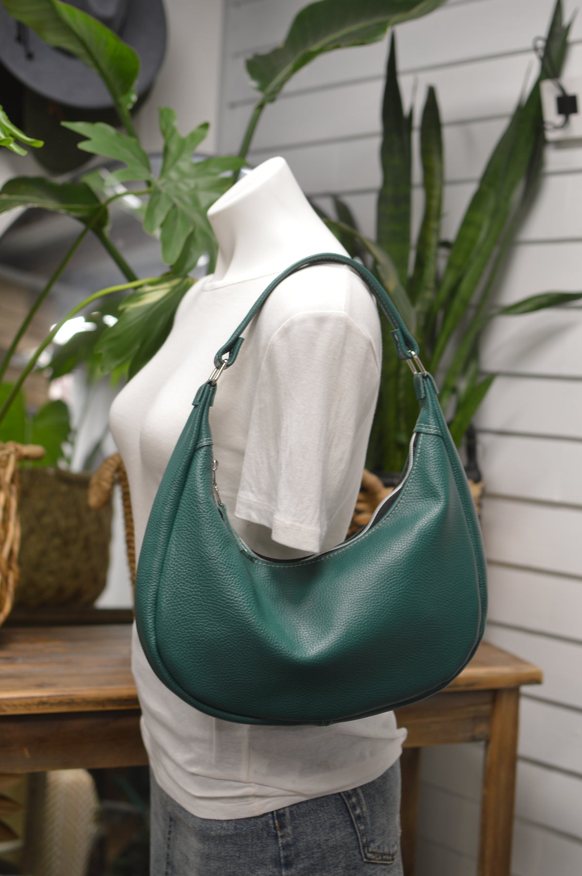 Garnet small hobo bag Pavone leather, shoulder strap