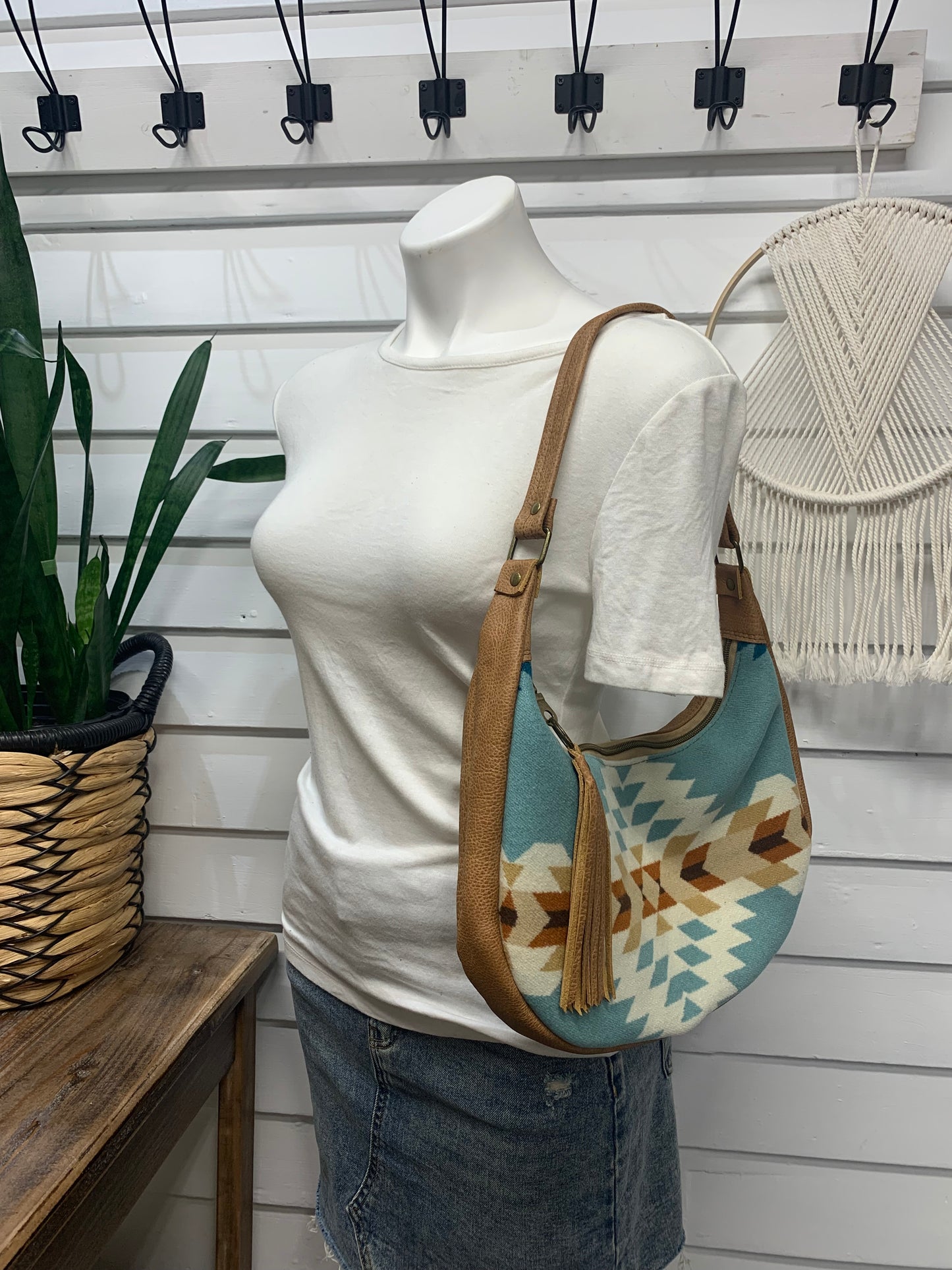 Garnet small hobo bag Rancho Arroyo Aqua Wool and caramel leather, shoulder strap