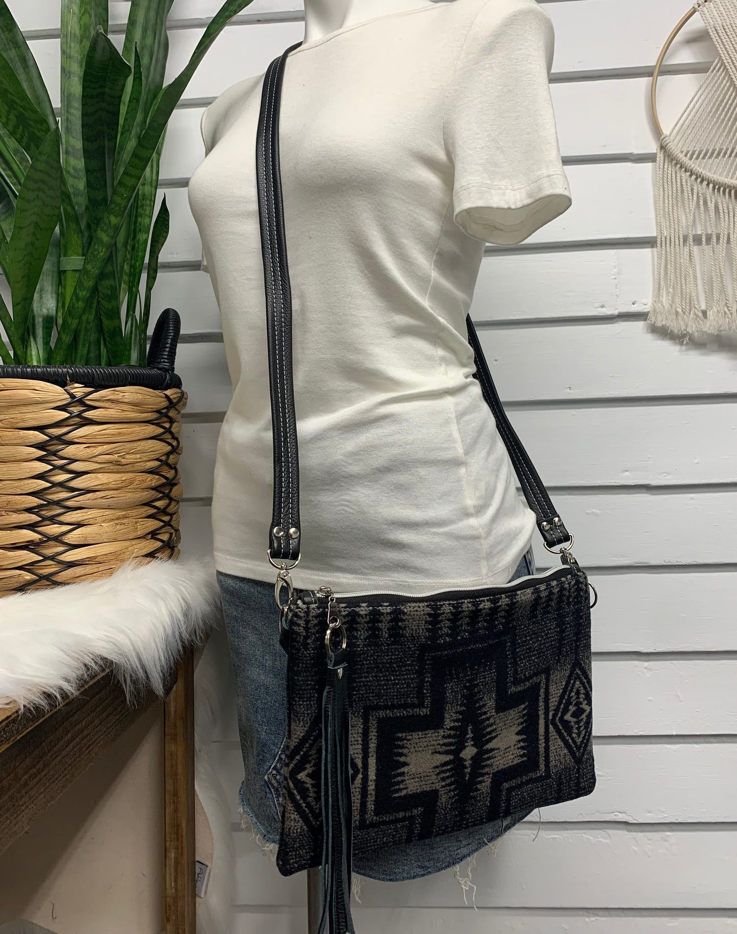 XL Clutch  Harding black wool, black leather, crossbody