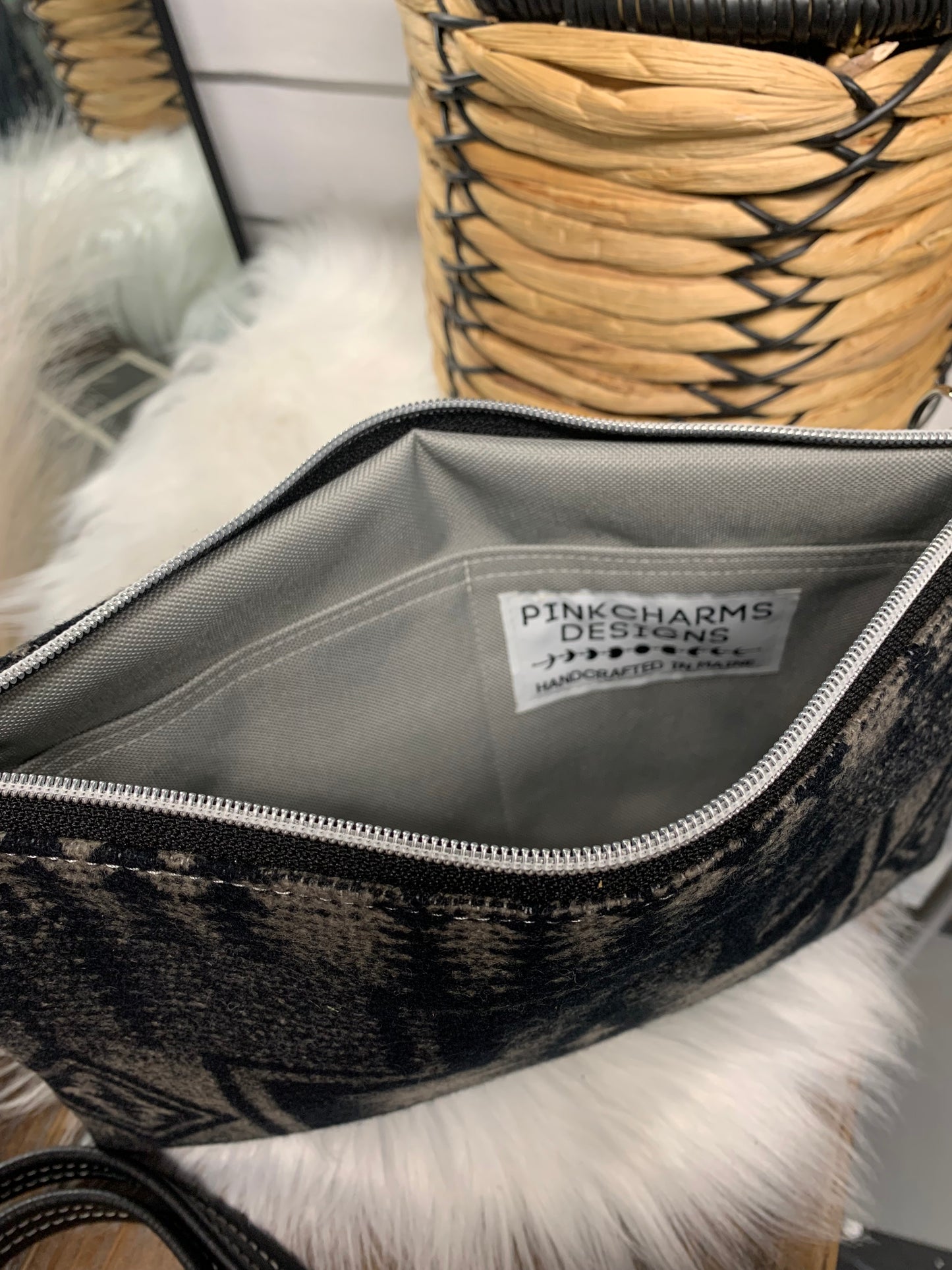 XL Clutch  Harding black wool, black leather, crossbody