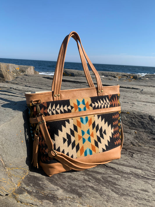 Topaz tote Wool and leather, Rancho Arroyo black, caramel leather