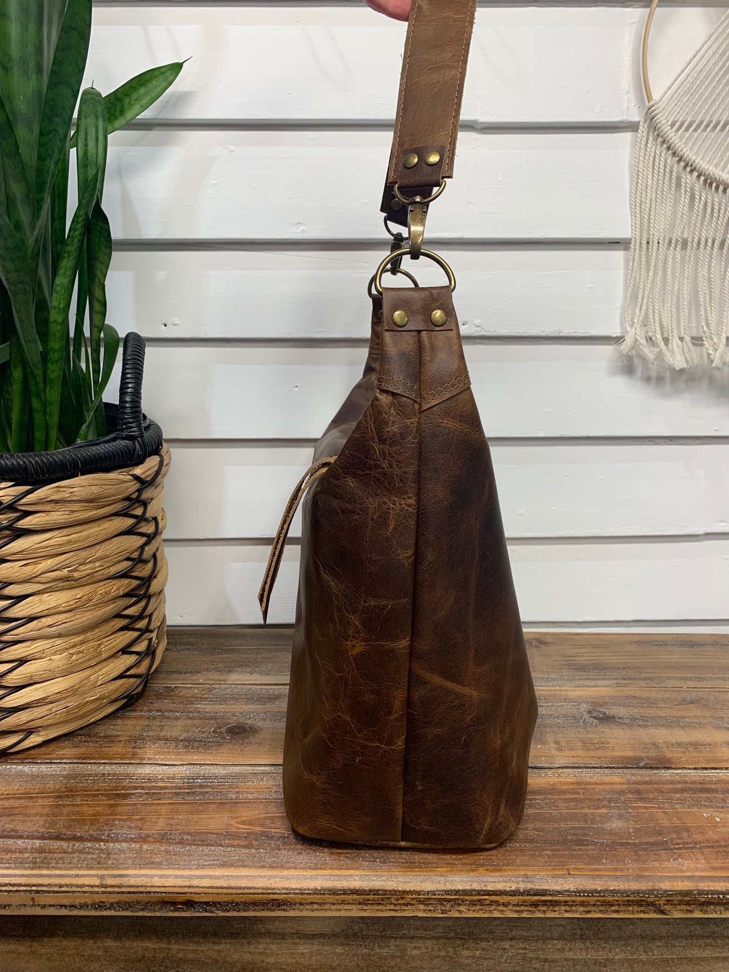 Jasper Bucket bag, Bison full grain leather