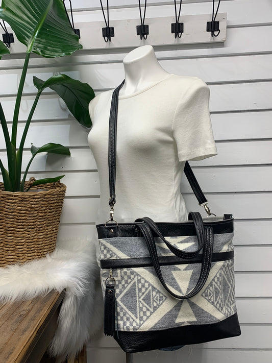 Topaz tote Wool and leather, diamond ridge wool, black pebble grain leather