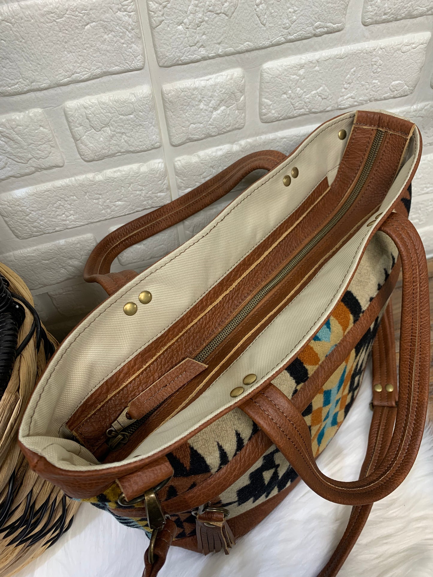Topaz tote Wool and leather, Rancho Arroyo, spice brown genuine leather