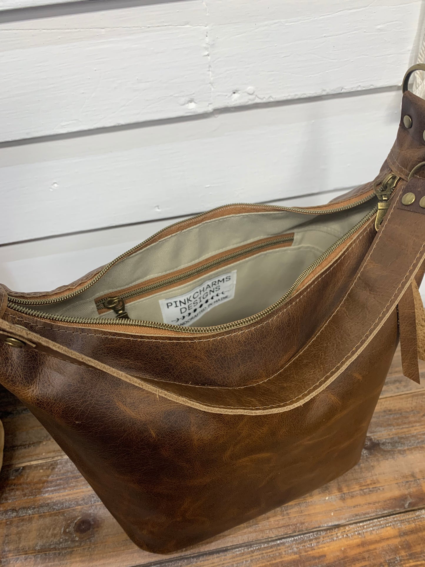 Jasper Bucket bag, Bison full grain leather