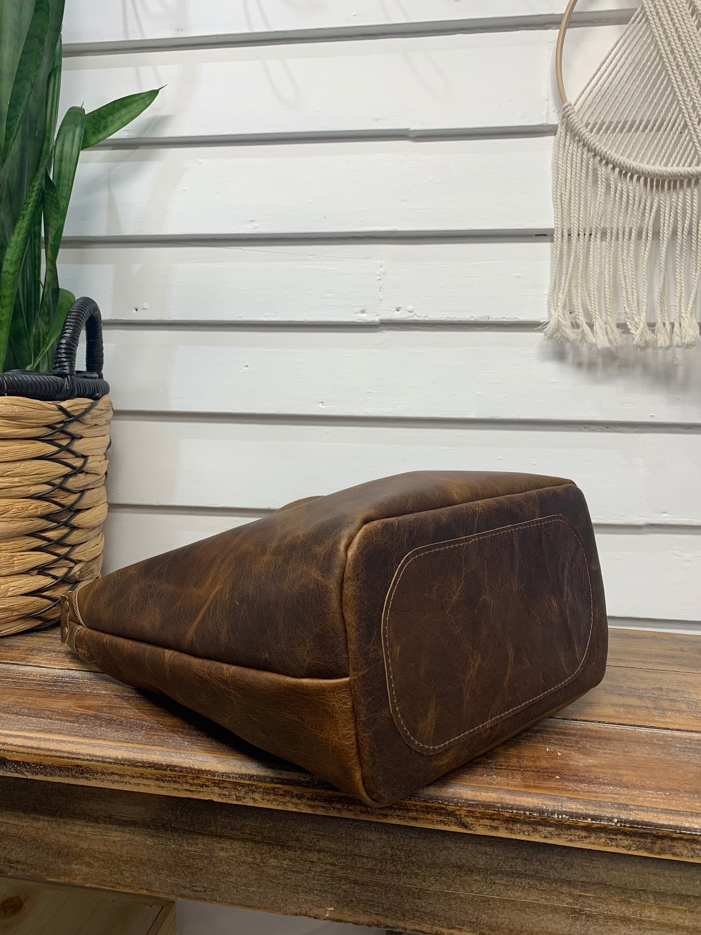 Jasper Bucket bag, Bison full grain leather
