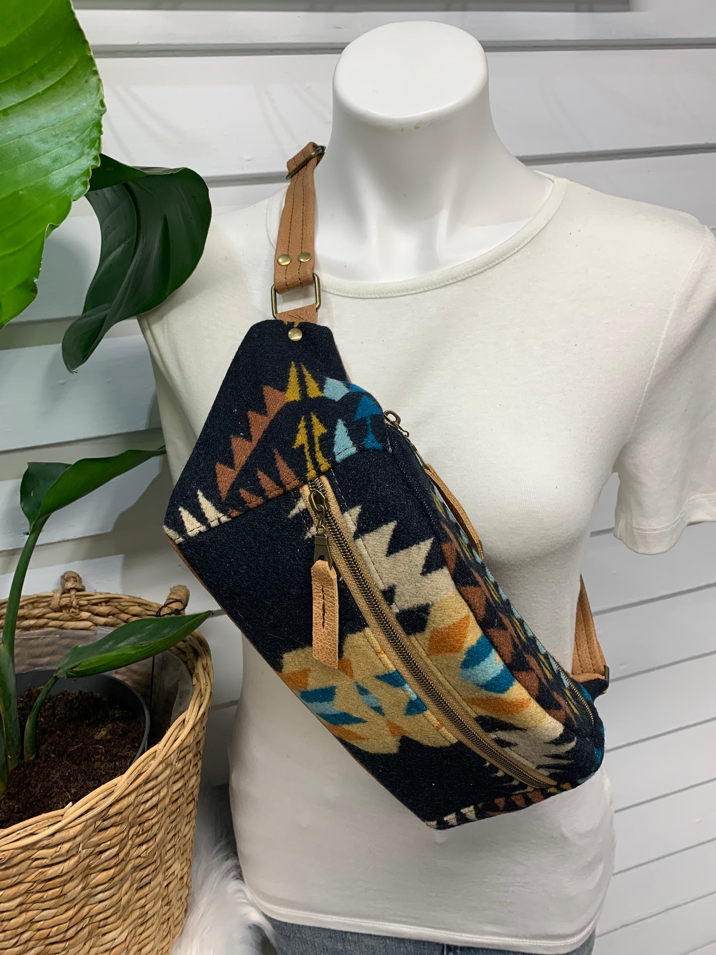 Jade Sling bag Black Rancho Arroyo wool and caramel leather crossbody