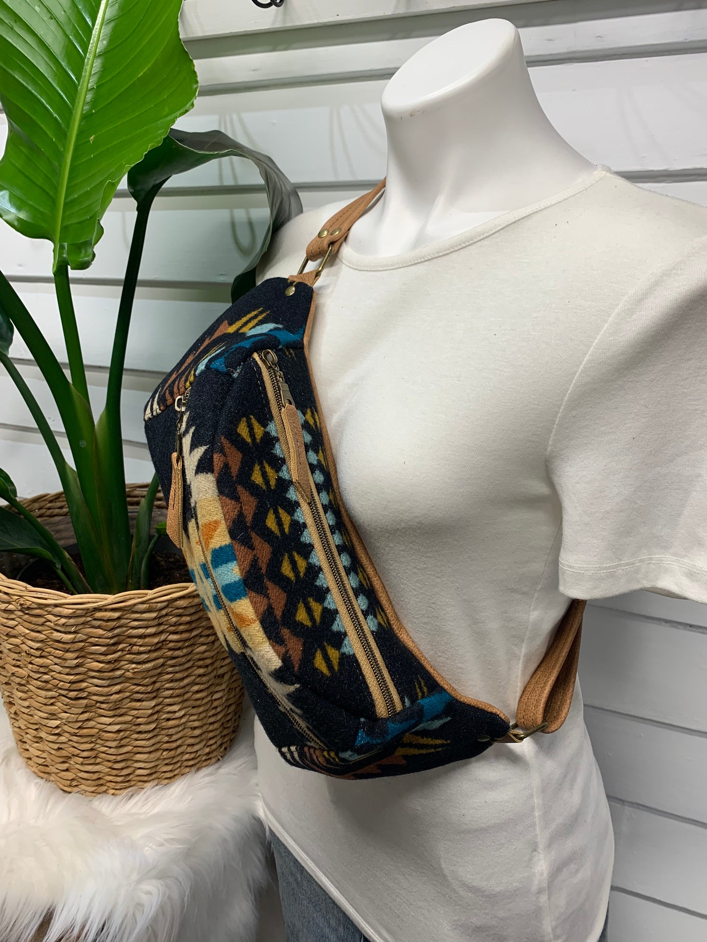 Jade Sling bag Black Rancho Arroyo wool and caramel leather crossbody