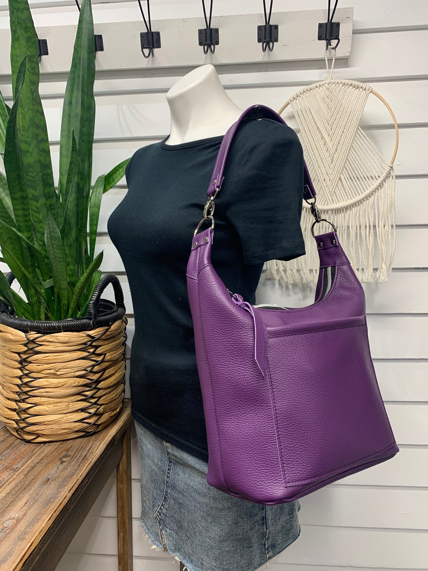 Jasper Bucket bag, Purple Italian pebble grain leather