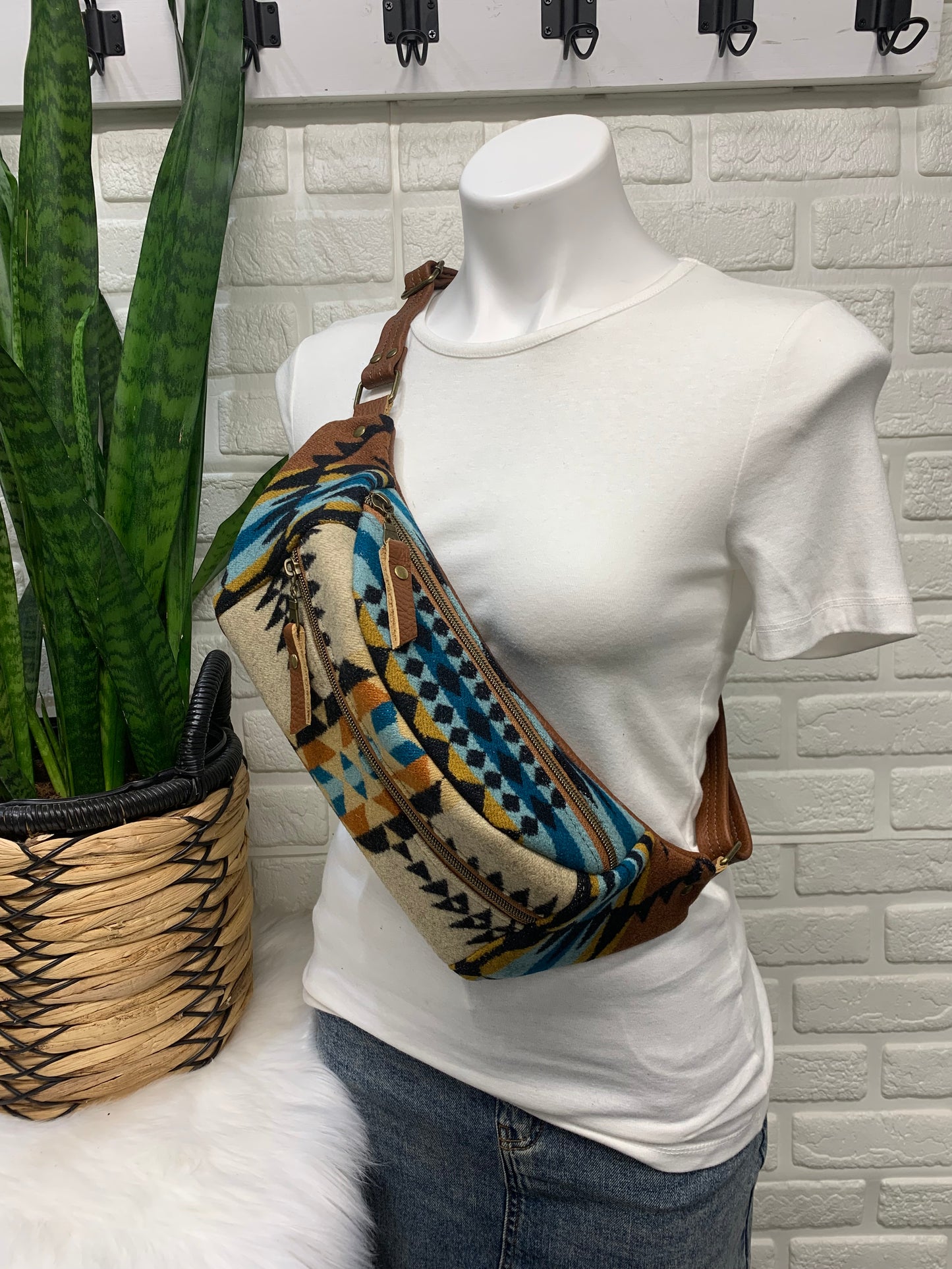 Jade Sling bag Brown Rancho Arroyo wool and spice leather crossbody