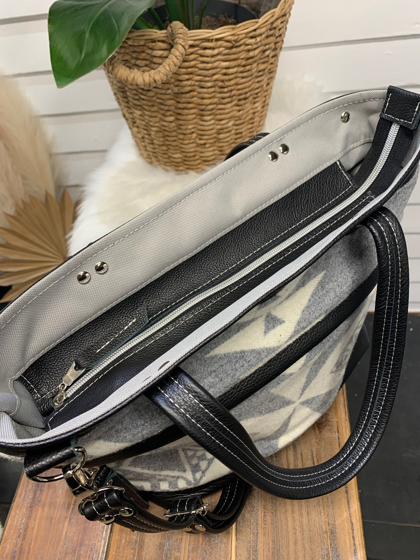 Topaz tote Wool and leather, diamond ridge wool, black pebble grain leather