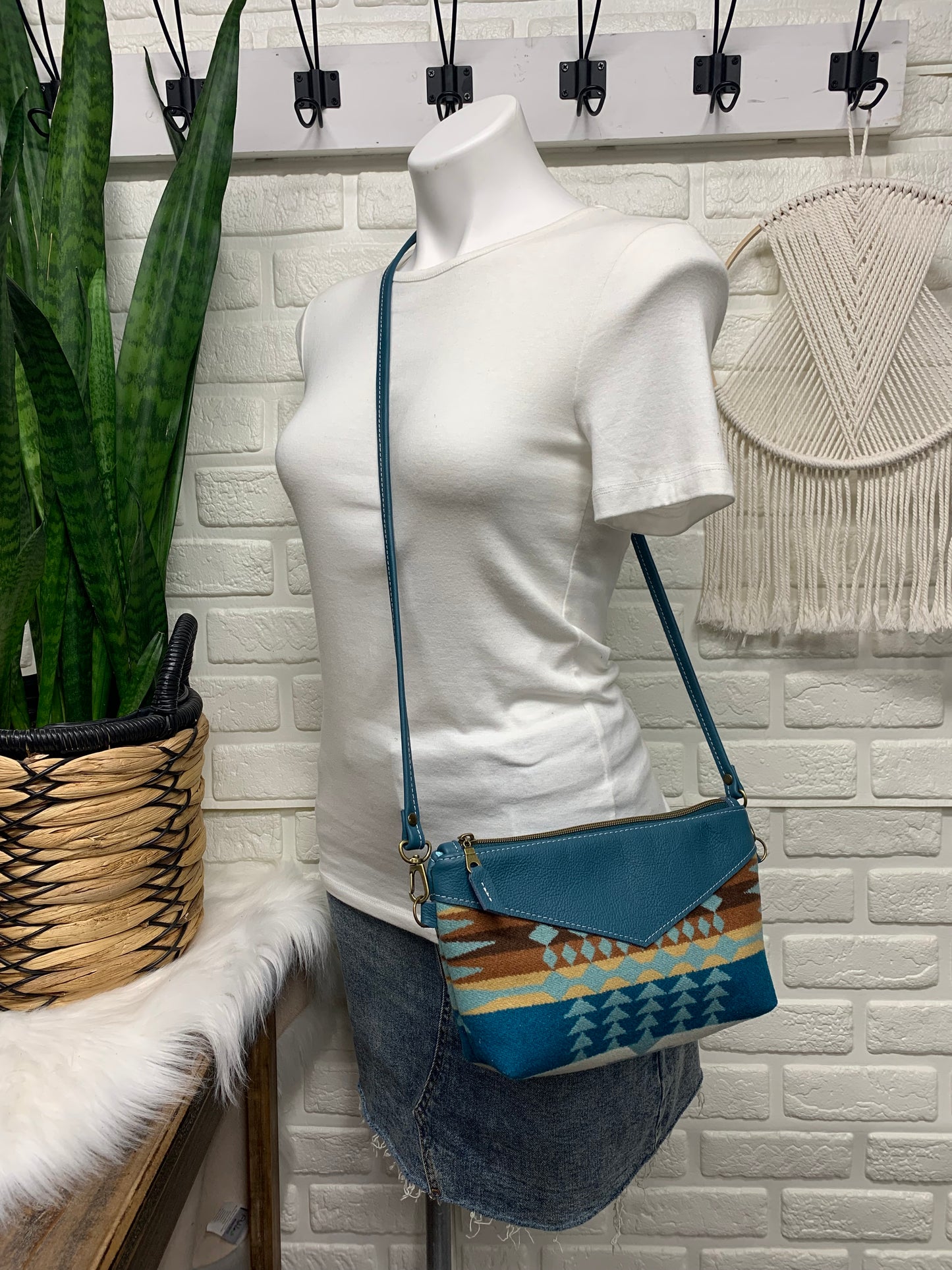 Ruby crossbody bag wool and leather, teal pebble grain leather top