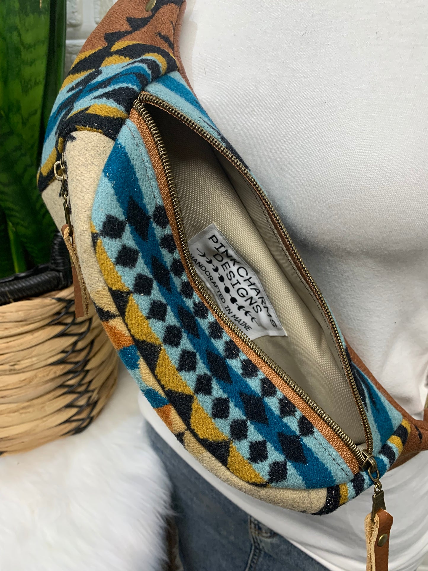 Jade Sling bag Brown Rancho Arroyo wool and spice leather crossbody