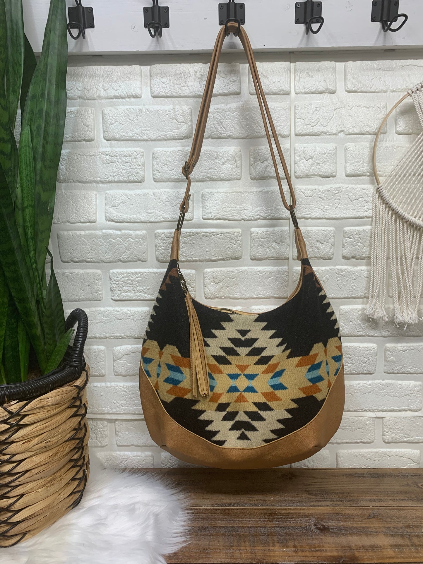 Wool and caramel leather hobo crossbody bag, Rancho Arroyo black wool